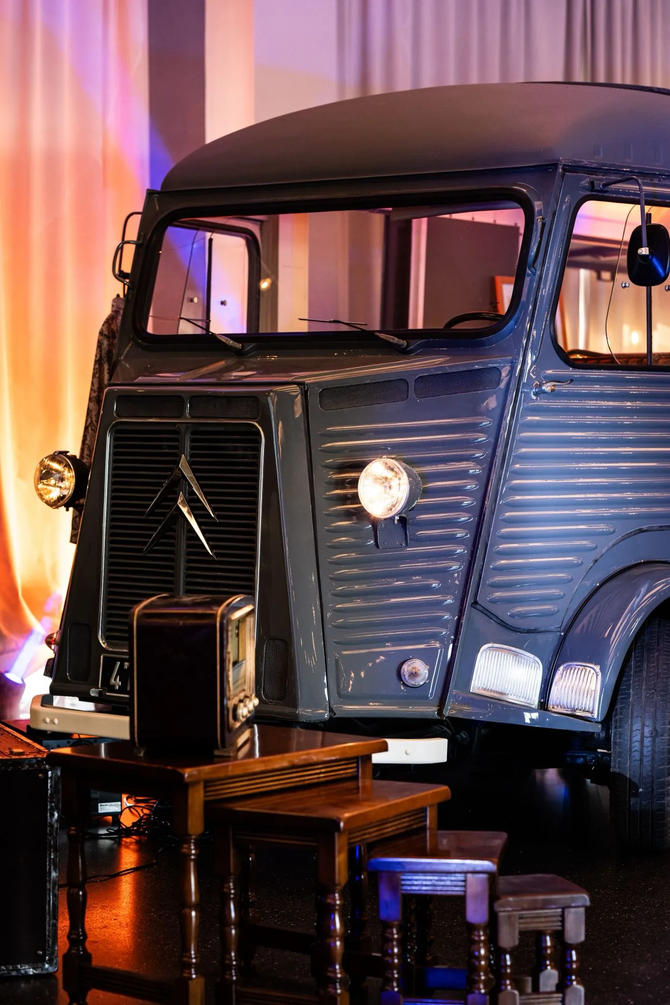 Guirlandes tendues au dessus du camion bar